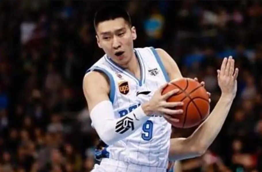 我在横店打, 局篮球发展, 同时拿到C 我在横店打, 局篮球发展, 同时拿到C