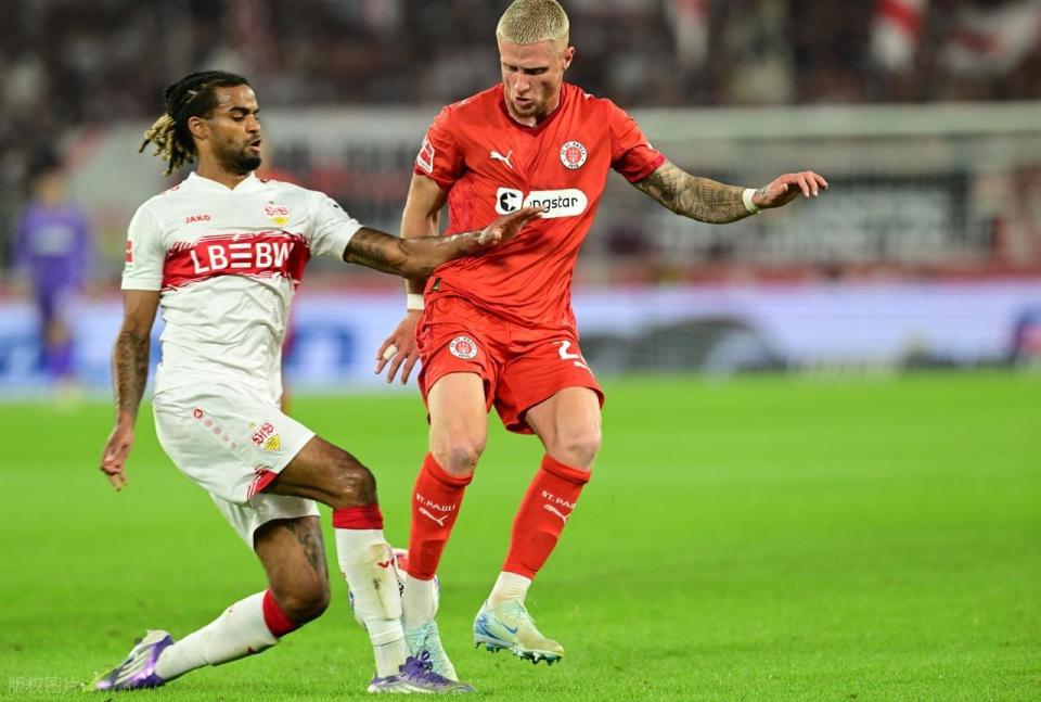 AAA, Jmzw, 而圣保利无